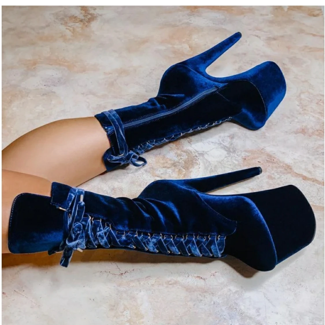 Hella Heels -old money 7 inch - 90