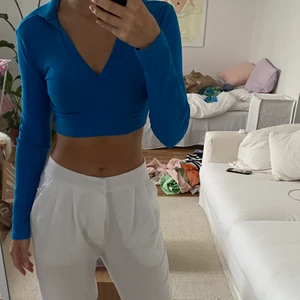 Blå ribbstickad tröja från Zara - Blå ribbstickad topp från Zara. Använd endast en gång.  Storlek: S 💙