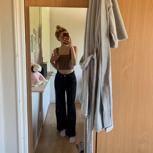 mid rise jeans - från junkyard, strolek 25! 230kr+frakt! Spårbar frakt!