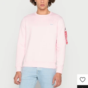 Alpa Industries XXL - Unisex modell storlek XXL men mer som XL. Köpt på Zalando, använd en gång 💕  Nypris på Zalando ca 600kr. 