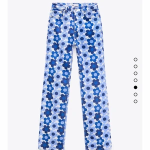 Blommiga jeans - Blommiga jeans från zara