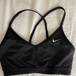 Sportbh - Sport-bh från Nike st xs. Använd men fint skick! 