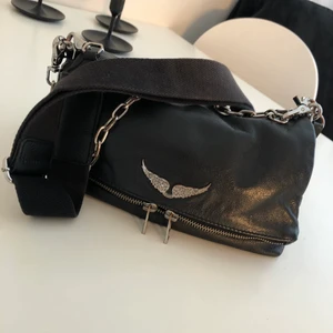 Zadig Voltaire  - Fint skick. Både banden följer med. 