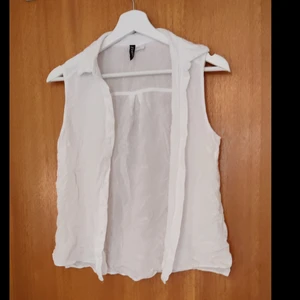 Blus utan ärmar - En blus utan ärmar får. H&m