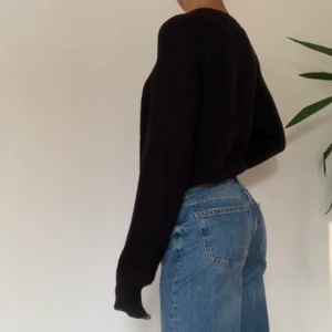 Stickad tröja  - Super skön stickad tröja i stl XS men sitter bra på mig som brukar ha S. Köper står för frakt och betalning sker via swisha. Kan i vissa fall mötas upp vid överenskommelse 