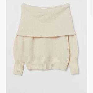 Stickad tröja  - INTRESSEKOL!  På min populära tröja från H&m som är helt slutsåld på hemsidan. Jag säljer bara om jag får ett bra bud!💗 