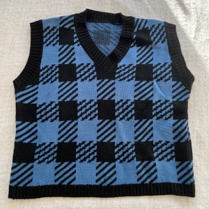 Stickad tröja - Passar XS-S-M beroende på hur man vill att den ska sitta