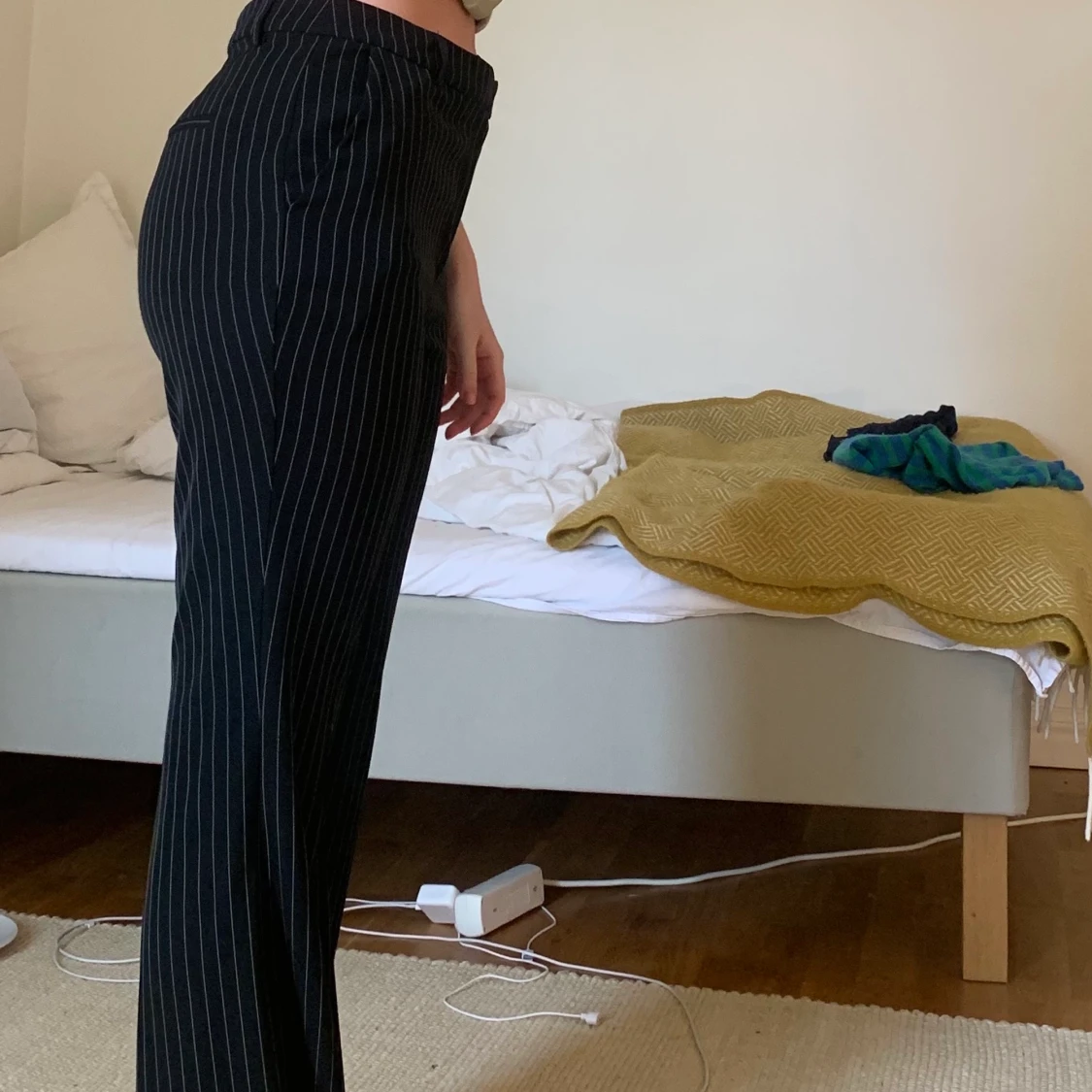 Utsvängda kostymbyxor - 91