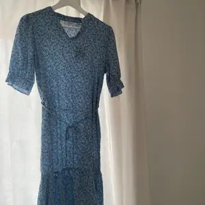 Supersöt klänning från MSCH copenhagen som jag köpt på Sellpy. Aldrig använt den, storlek xs. säljer för 70kr + frakt