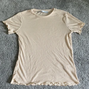 Beige tröja från Lager 157, storlek XS  - En beige tröja från Lager 157, storlek XS.  Lite genomskinlig❤️