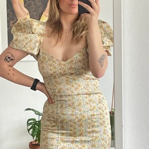 Klänning - Helt oanvänd klänning från zara! Strl M