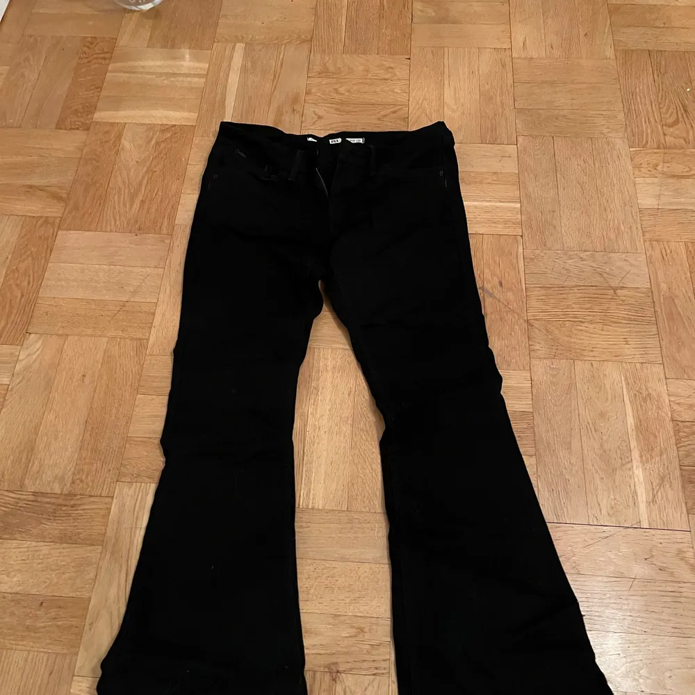 Svarta stretch jeans 70 tal storlek w 32 L 32. Jeans & Byxor.