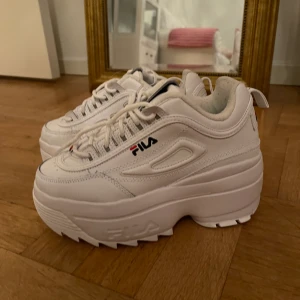 Fila - Platåskor fila helt oanvända nypris 1200 kr