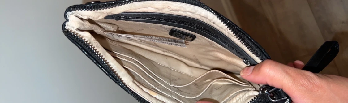 Guess Handväska - 90