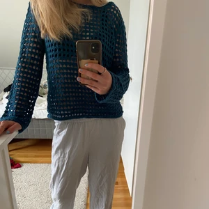 Grönblå tröja💓 - Snygg hålig tröja💓 säljer för att det inte riktigt är min stil😇