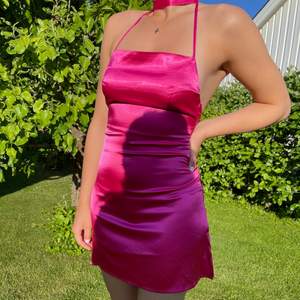 Rosa festklänning, från asos strl S💗💗💗 använd en gång 