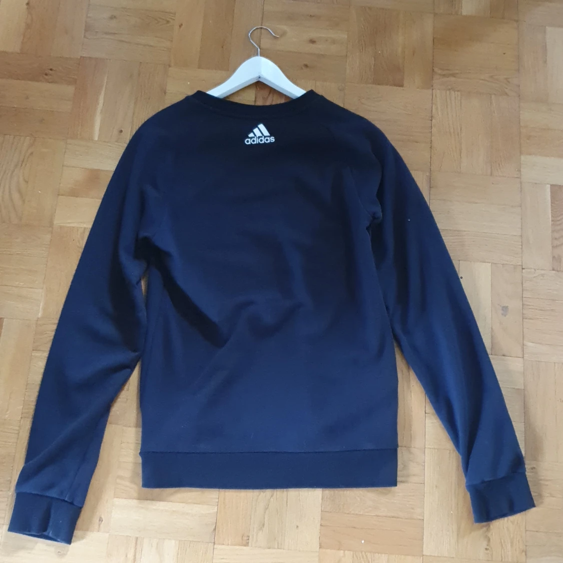 Stilren Adidaströja - 90