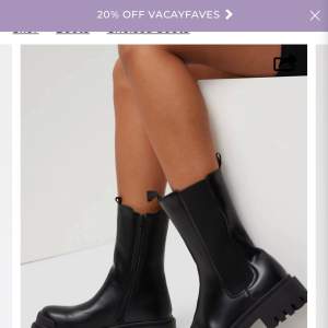 Säljer dessa boots ifrån Nelly. Aldrig använda och ny inköpta. Säljer pågrund av att det inte är min stil. Frakt tillkommer eller att vi möts upp i Växjö. 
