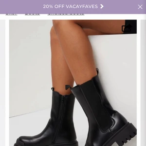 Boots ifrån Nelly - Säljer dessa boots ifrån Nelly. Aldrig använda och ny inköpta. Säljer pågrund av att det inte är min stil. Frakt tillkommer eller att vi möts upp i Växjö. 