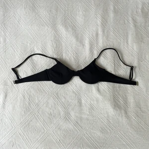 Bikini överdel  - Säljer denna bikini överdelen för att jag har massor av bikinis och den är för stor tyvärr, har oftast XSS och detta är S 💗