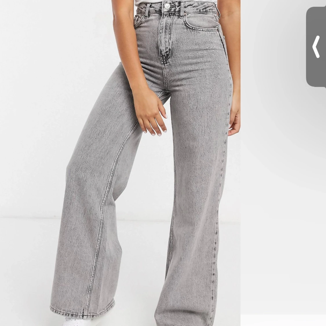 Gråa OANVÄNDA vida Jeans St.36