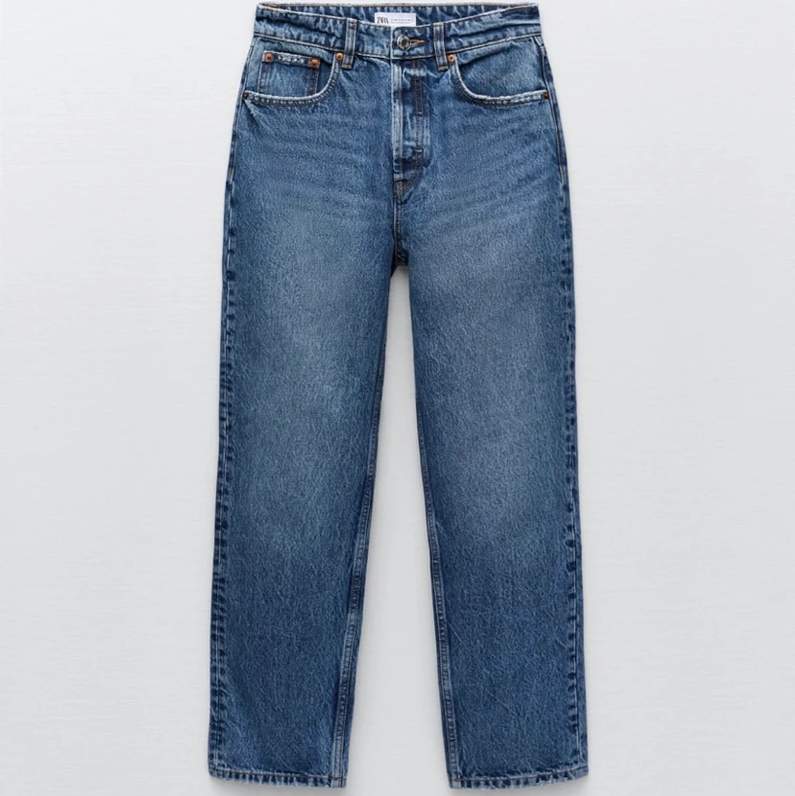 Blåa högmidjade raka jeans