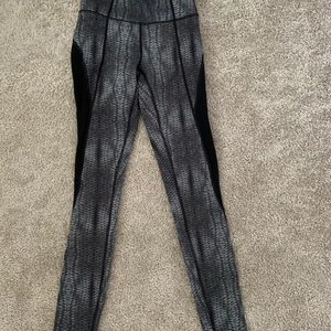 Träning tights - Tränings byxor köpta i new york, fint skick. Nypris 899kr