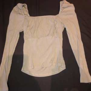 Ginatricot tröja, storlek S -  Stretchigt material Använd 1 gång