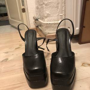 Versace Platform Dupes från Asos, endast testade! nypris 559kr :)