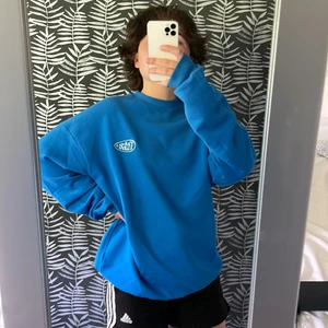 Junkyard sweatshirt S - Lite oversized sweatshirt från Junkyard, endast använd ett fåtal gånger, mycket bra skick.