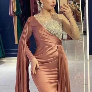 Festklänning storlek 42/44 - Helt nytt klänning ser som i bilden 