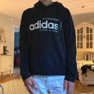 Adidas hoodie  - Fint skick