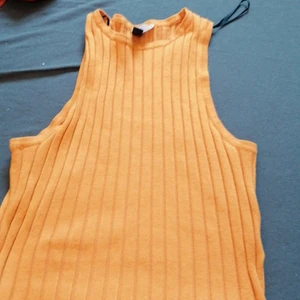 Topp från H&M - En topp från H&M Stolek Xs Amdvänd ca 6 gånger Köpare står för frakt 