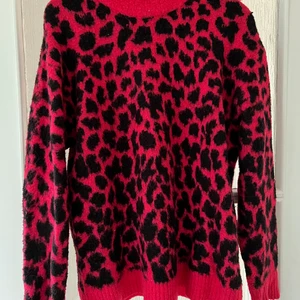 Stickad tröja  - Stickad tröja från nakd (Frakt kan va billigare, vid rätt vikt) 