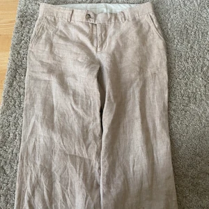 Linnebyxor 👖  - Ett par väldigt snygga lågmidjade linnebyxor👖 köpta för 699 kr från Tiger of Sweden