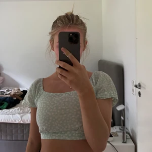 Topp - Topp från Na-kd! Använd fåtal ggr, väldigt bra skick! (köparen står för frakt)