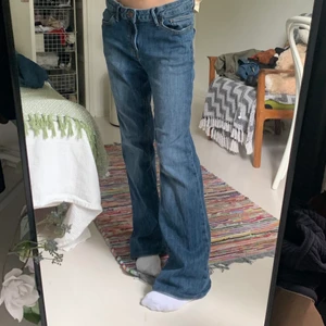 Jeans  - Lågmidjade baggy jeans💫