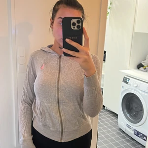 Ralph lauren hoodie  - Är i största storleken för Barn, så motsvarar en XS/S 