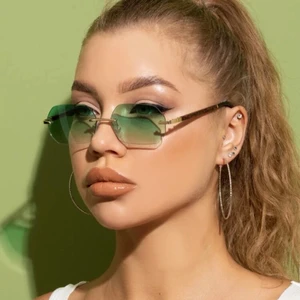 Solglasögon oanvända - Solglasögon