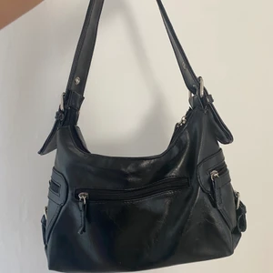 Cool väska  - Svart cool väska, köpt secondhand! 