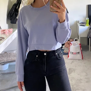 Lila cropad tjocktröja - Storlek S💗 Från Zara