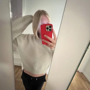 & other stories tröja - Så fin tröja från & other stories💞endast använd 1 gång så i perfekt skick💞säljer för 190