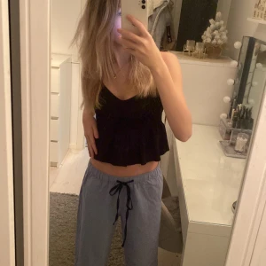 Lågmidjade pyjamas byxor - Säljer dessa superfina pyjamasbyxorna från ellos i storlek 34/36💞