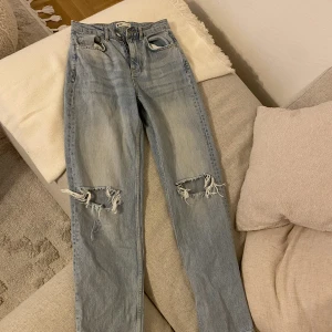 Jeans  - Jeans från Gina tricot. Strl 34 