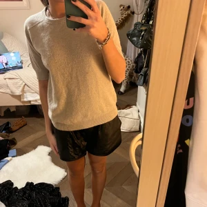 Lisa Yang tröja  - Så så fin lisa yang beige tröja