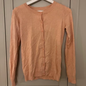 Aprikosfärgad tröja - Fin aprikosfärgad tröja i storlek XS😊 Skick 10/10