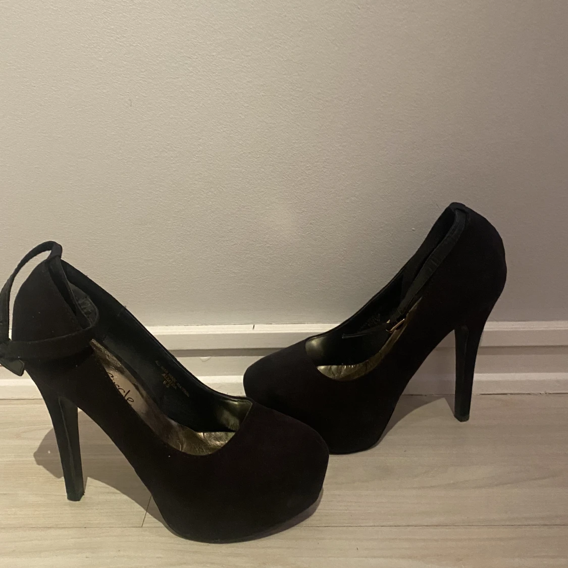 Högklackade pumps - 91