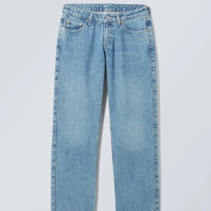 arrow low jeans - arrow low jeans i storlek 30/32 sparsamt använda, säljer dem då de har blivit för stora och ej kommer till användning , färgen harper blue❤️