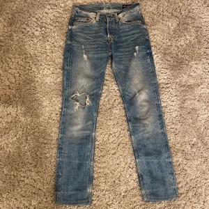 Jeans  - Snygga Lågmidjade jeans. Passar bra på mig som är 169