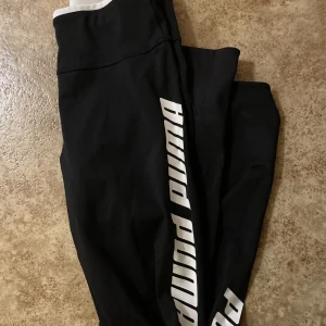 Träningstights Puma strl xs - Byxorna är i fint skick inget att anmärka på  